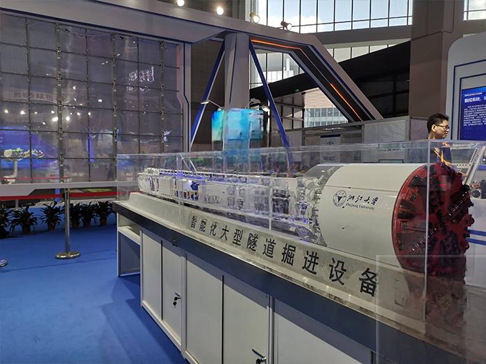 Earth pressure balance shield machine model