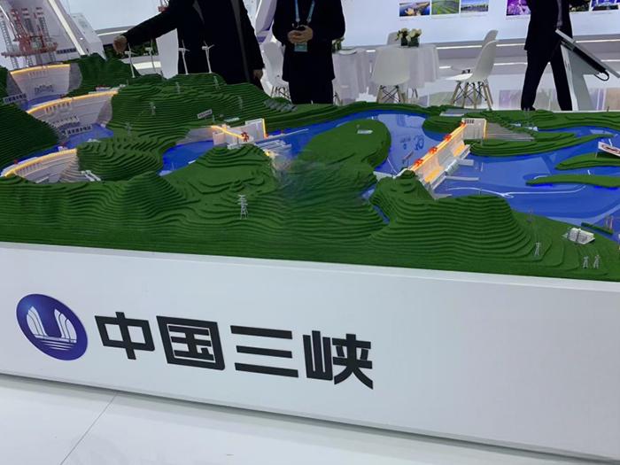Sand table model of Three Gorges Dam